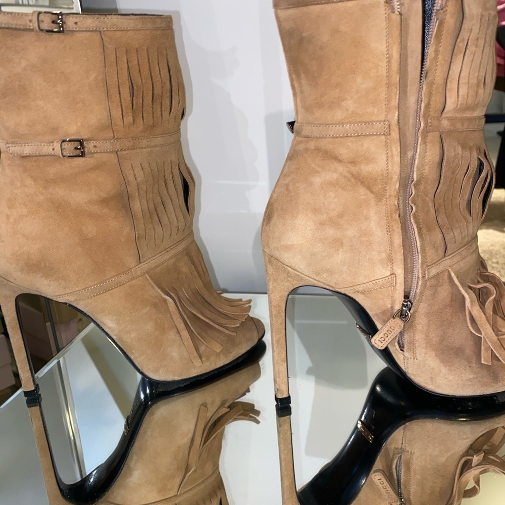 Authentic Gucci boots - Picture 3 of 7